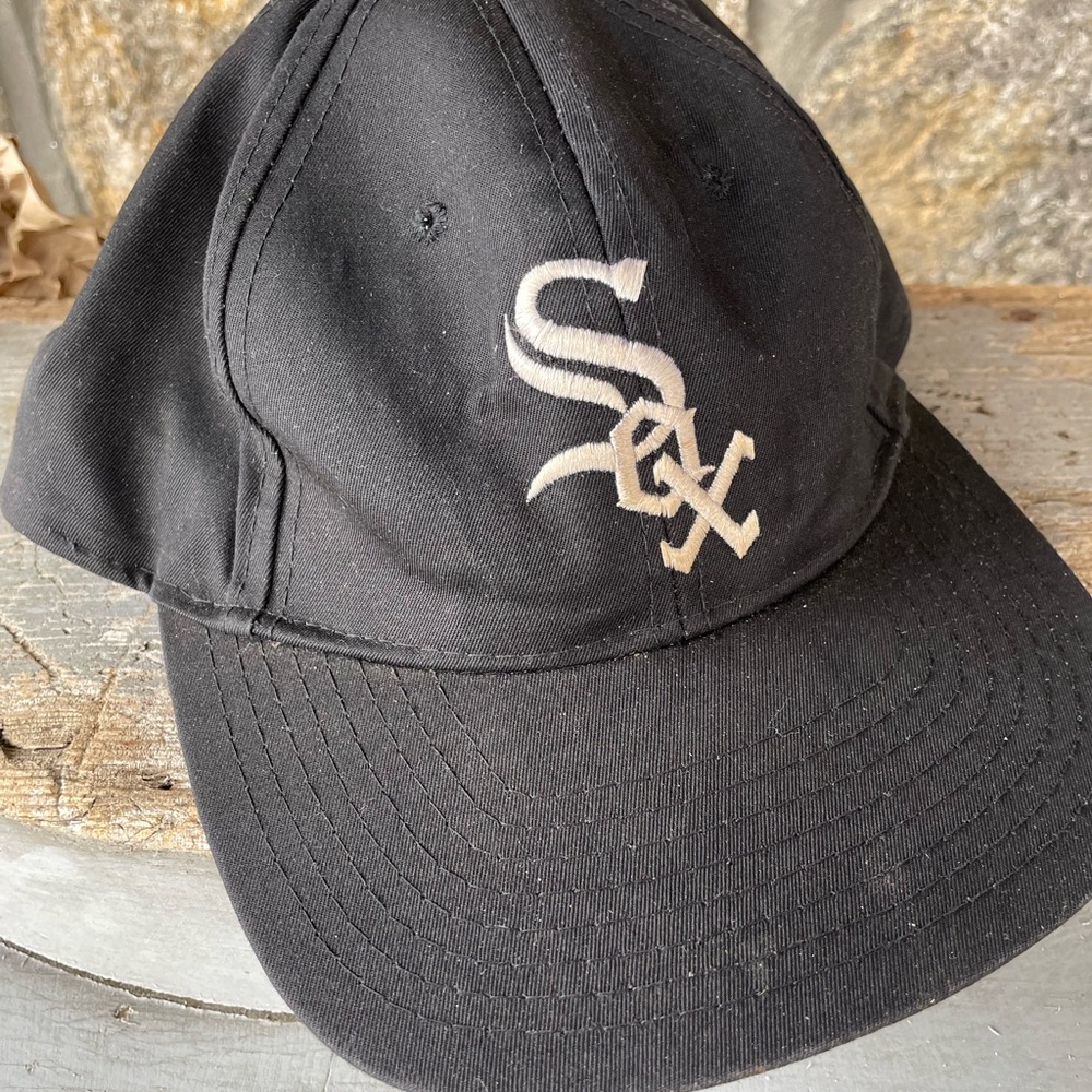 Men’s White Sox Black Baseball Cap